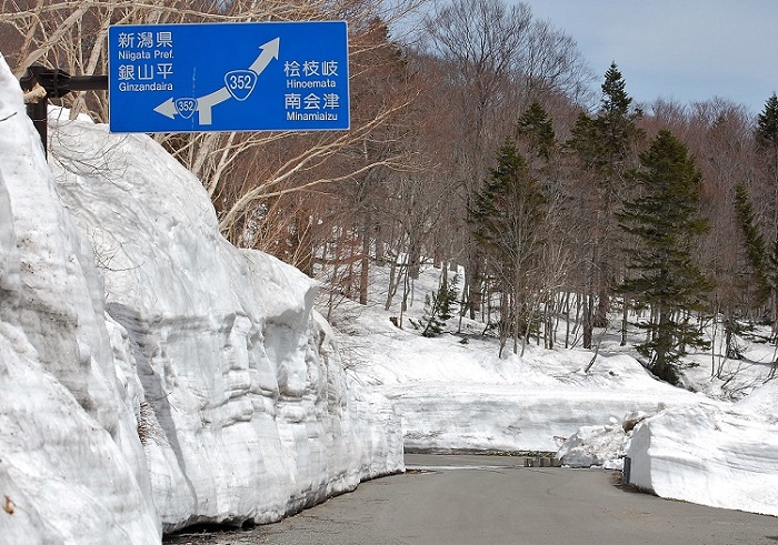 新潟県の魚沼市へとつながる国道３５２号線は、５月３１日（水）開通の予定です。