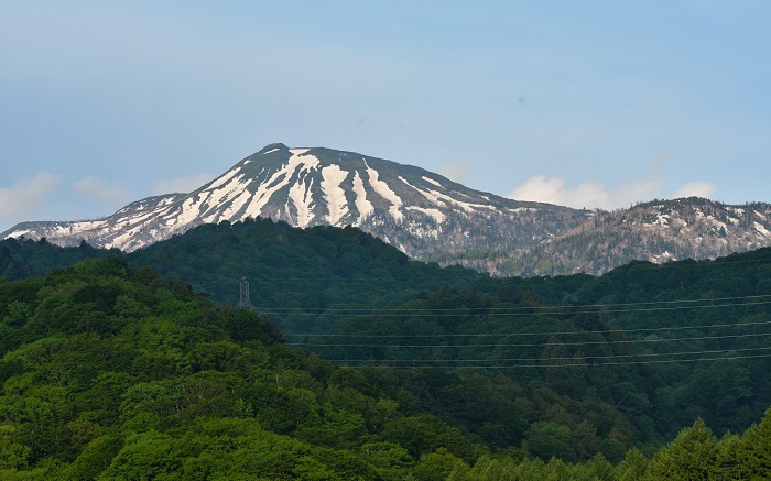 ２０２０年６月３日(水）、朝５時３０分の燧ケ岳（標高２３５６ｍ）の様子です。