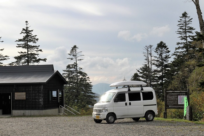 帝釈山登山口にて、御客様の下山を待ちながら。現在は帝釈山については送迎は実施しておりません（２０１６年９月２８日）。