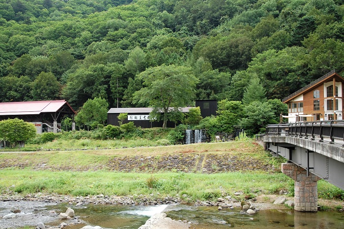 森林山岳面積約９８％の小さな小さな檜枝岐村の集落の中でも、大きく移り変わった場所の一つが、この「ミニ尾瀬公園」を含めた周辺です（２０２３年８月１６日）。
