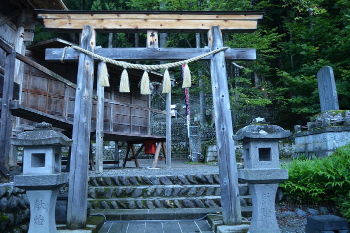 夏の祭礼の朝、鎮守神社を参拝して（２０２３年８月１８日・午前７時４分）。