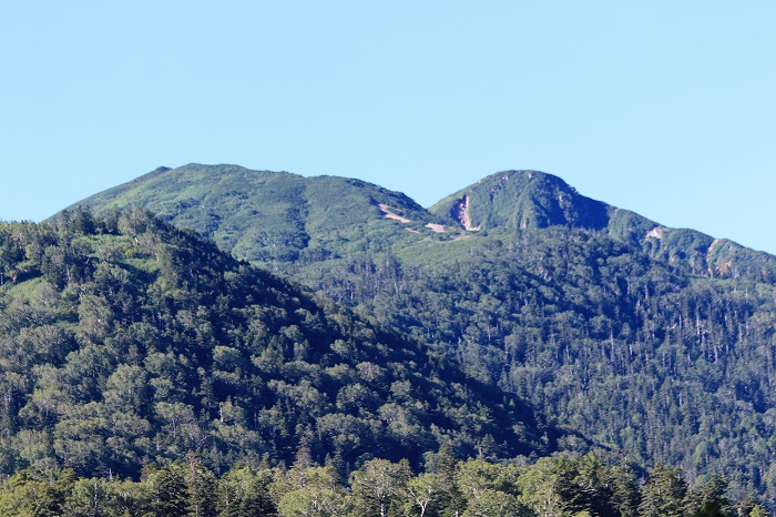 小沢平樹海ラインより、８月末の燧ケ岳（標高２３５６Ｍ）を見つめて（２０２３年８月２５日）。