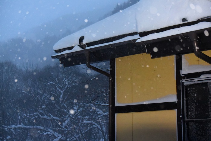 これから寒さ本番の2月を迎える頃、東の山々を望んで(2026年1月26日)。