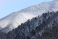 地震発生約４時間前の帝釈山へとつながる桧枝岐村の山々の様子です（２０２４年１月１日午後１２時１０分）。