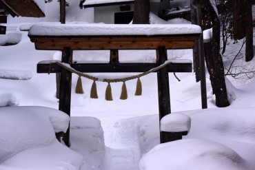 昨年よりも多くの積雪の中での参拝となりました（令和７年１月２日）。