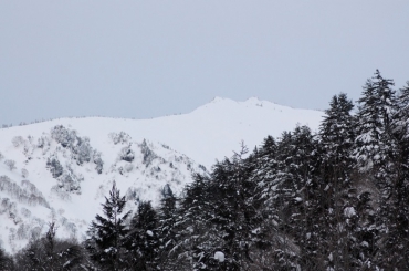 厳冬の三ツ岩岳（標高２０６５ｍ）の様子です（２０２６年１月７日）。