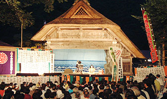 桧枝岐歌舞伎舞殿･檜枝岐の舞台